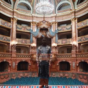 Hiding in Italy by Liu Bolin